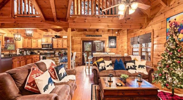 Vacation home with grill, hot tub & pool | Suitable for remote work — photo 4