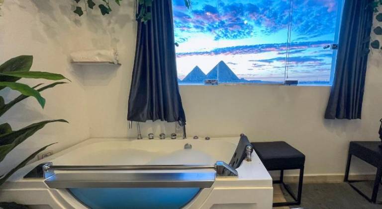 Pleasant apartment with jacuzzi | Pet-friendly — photo 2