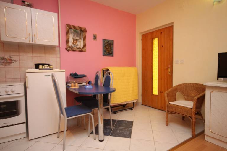 Wonderful studio with patio, garden & BBQ | Next to the beach | Dogs allowed — photo 2