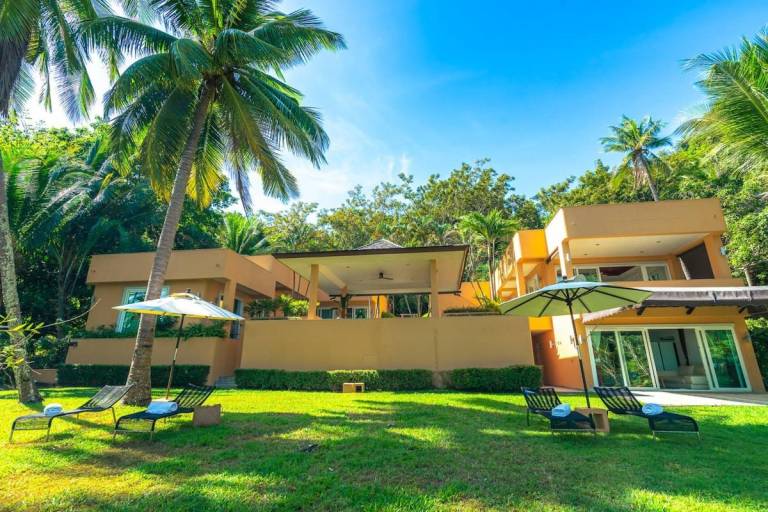 Coral Cove Beachfront Villa - Koh Chang in Ko Chang