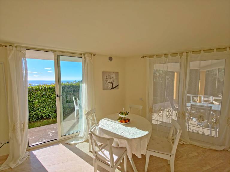 Rental apartment with BBQ, terrace & yard | Panoramic view — photo 3