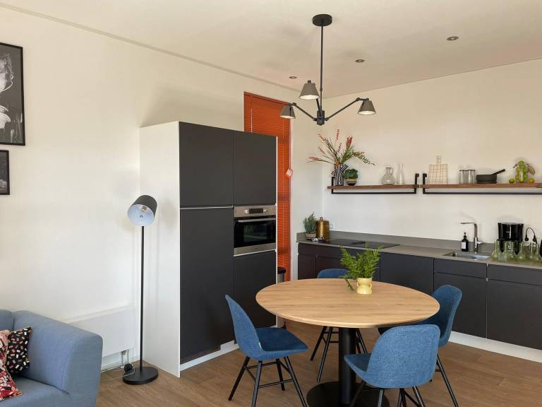 Bungalow suitable for disabled persons with 2 bedrooms and a terrace — photo 4