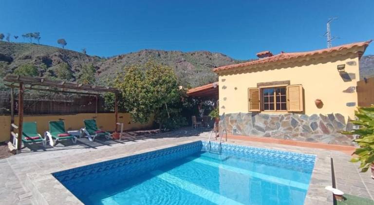 Chalet with pool in San Bartolomé de Tirajana
