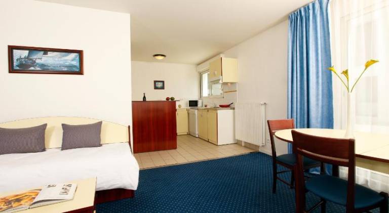 Serviced apartment for 127 persons in Rennes