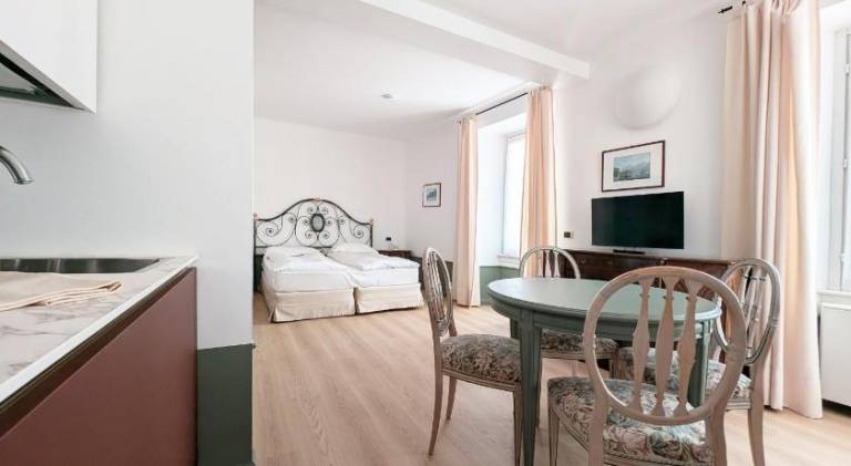 Serviced apartment with yard & patio | Good for workation | Pets allowed — photo 2