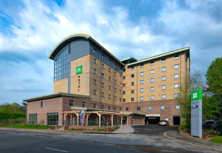 Ibis Styles London Gatwick Airport in Crawley