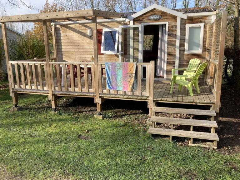 Camping with patio, heated pool & garden | Pet-friendly — photo 3