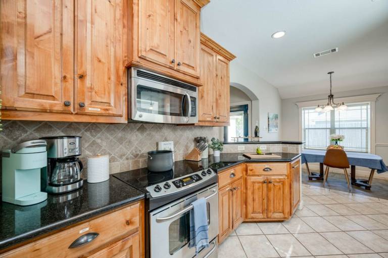 4bed 3bath Close2A M Santa s Wonderland Hospital L2 EV — photo 5