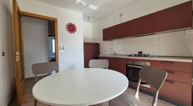 Rental apartment with patio & yard — photo 3