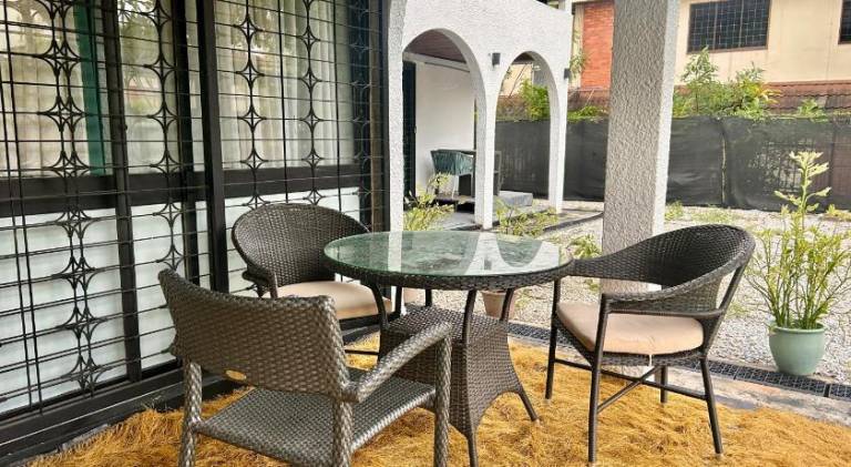 Cozy Family Suite at Shared Bungalow House SS2 PJ — photo 3