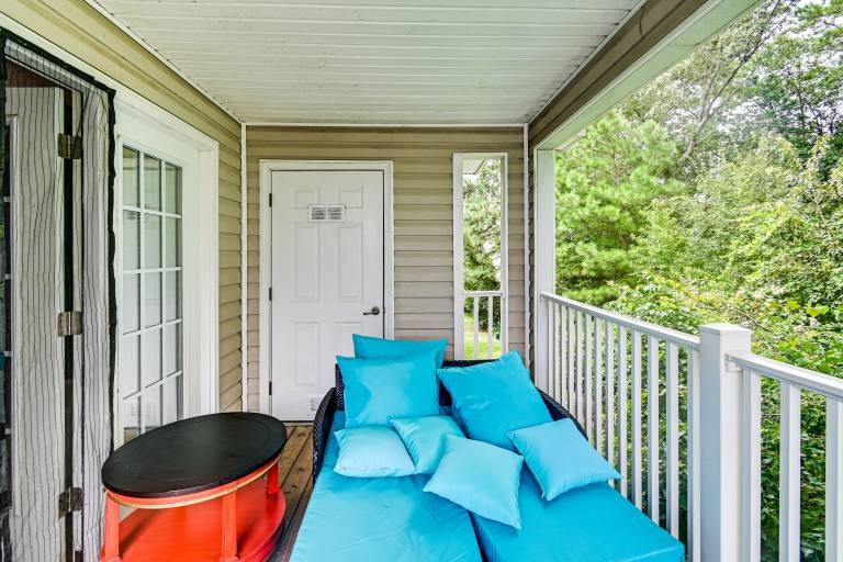 Fayetteville Autumn Escape: Lake Views + Home Gym — photo 2