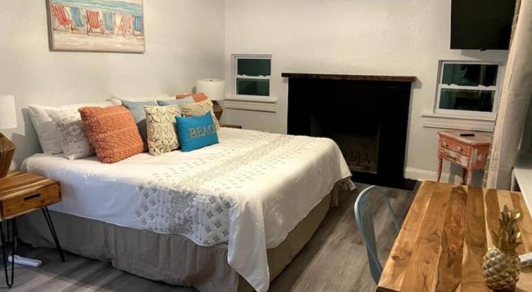 Vacation home | Suitable for remote work in Daytona Beach Shores, FL