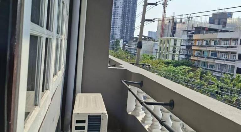 Serviced apartment with patio | Pets allowed — photo 5