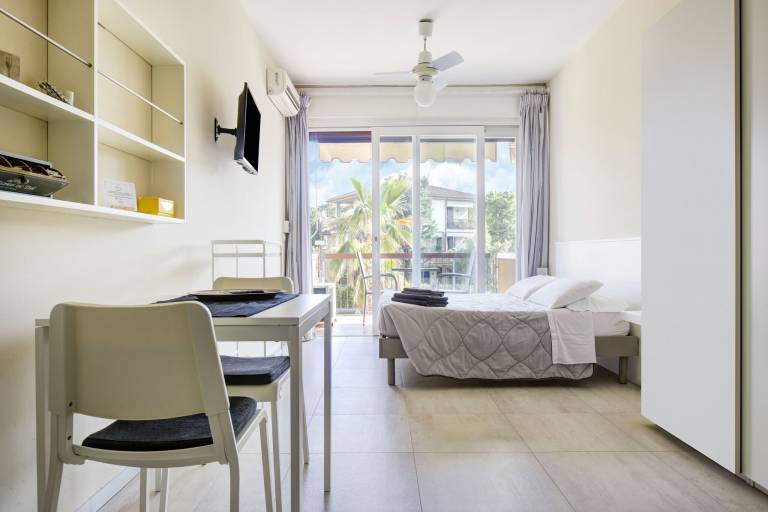 Lovely holiday apartment with pool & garden | Dogs allowed — photo 3