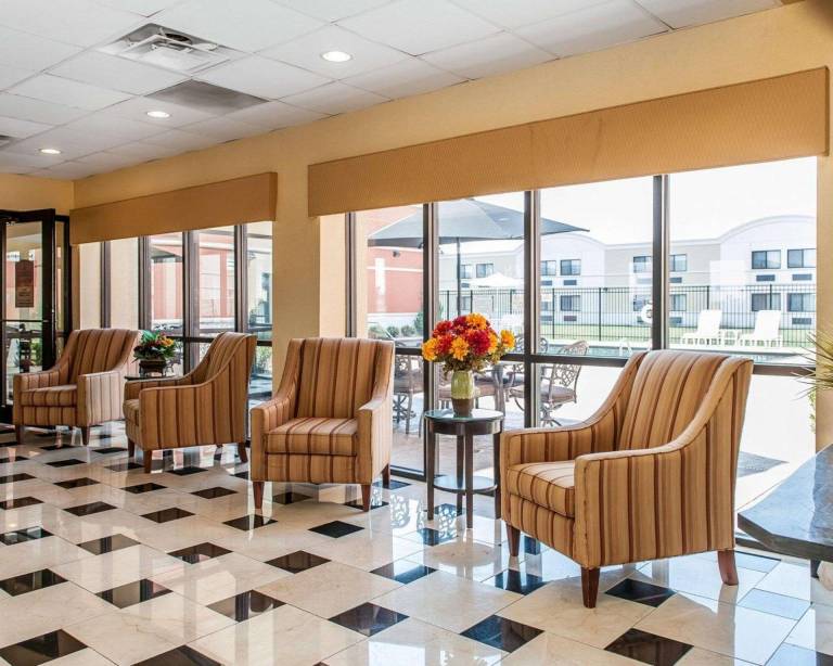 Quality Inn & Suites Mattoon South — photo 3