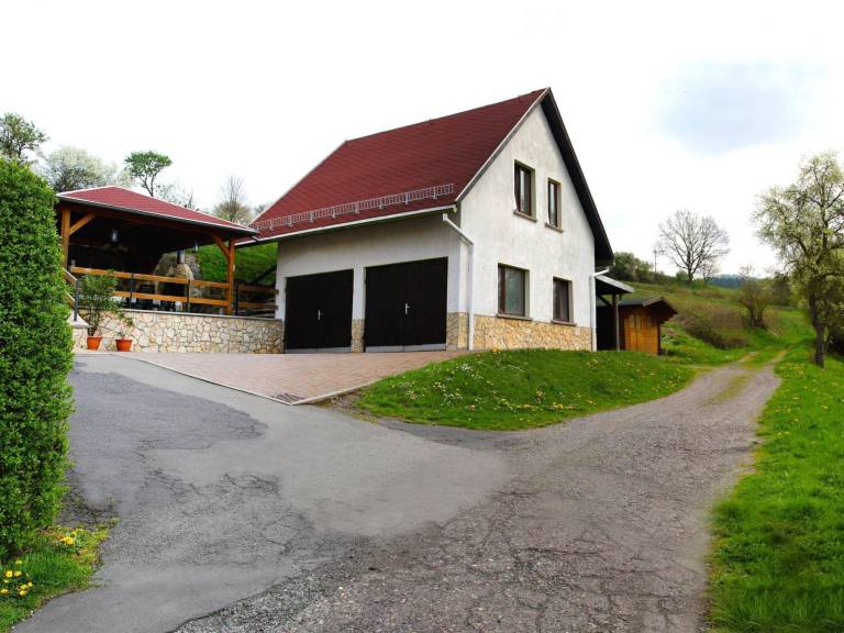 Vacation home with barbecue & terrace | Pet-friendly — photo 4