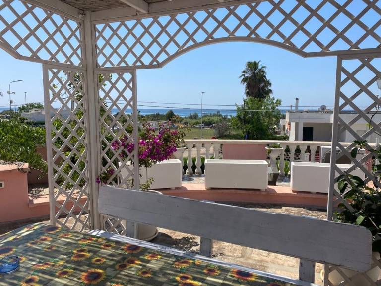 Family-oriented beautiful villa with garden | Next to the beach | Dogs allowed — photo 3