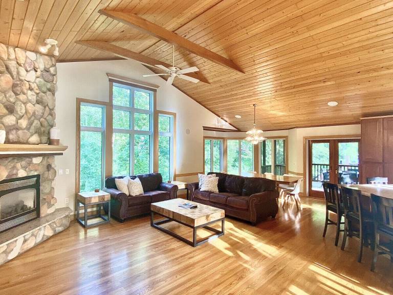 House  Breezy Point
