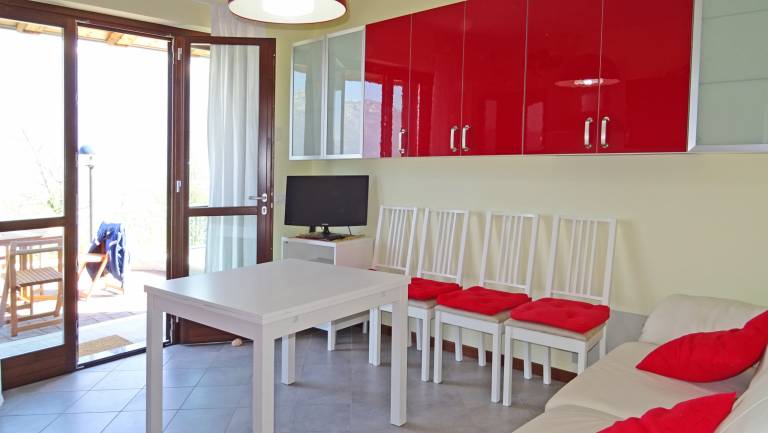 Apartment with pool & garden — photo 4