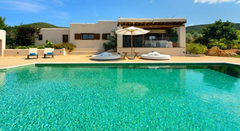 Fully equipped wonderful villa with garden, patio & jacuzzi | Pet-friendly in Sant Joan de Labritja