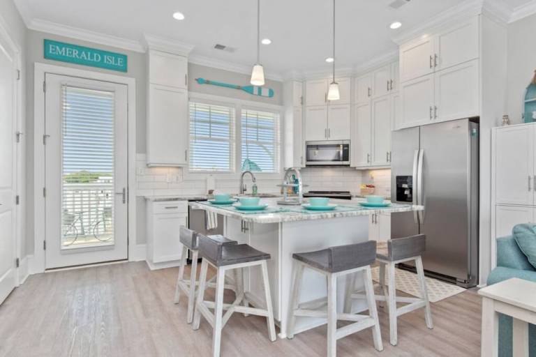 House Emerald Isle