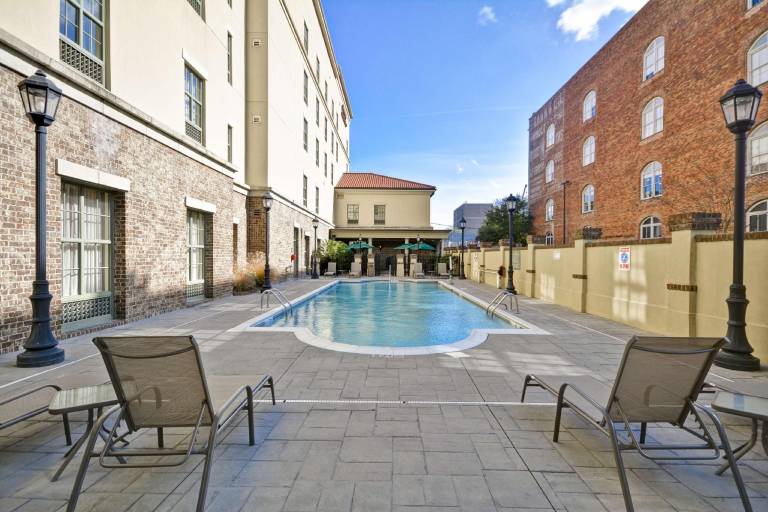 Hampton Inn & Suites Savannah Historic District — photo 4