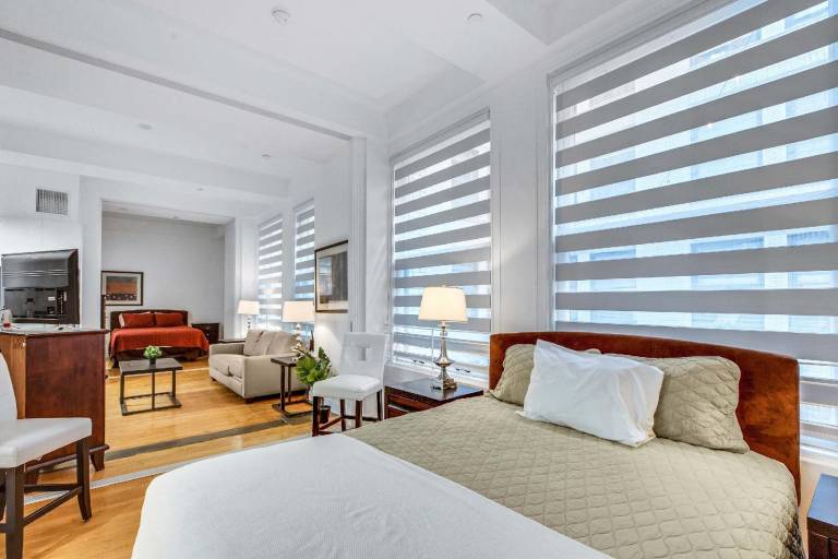 Stylish 2br/2ba At HWH by Oneluxstay — photo 2