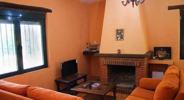Charming house with terrace, private pool & barbeque | Pets are welcome — photo 2