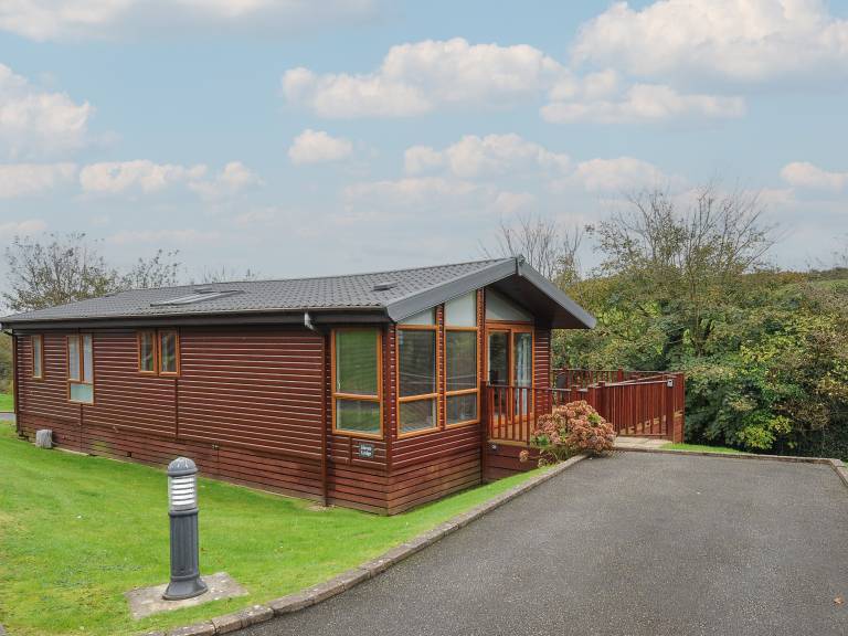 Children-friendly wonderful cottage with yard & terrace | Beach view | Pet-friendly in Tintagel