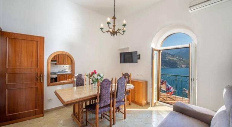 VILLA DI PALMA access to the beach and solarium — photo 4