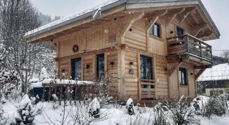 Chalet with garden, patio & jacuzzi in Combloux