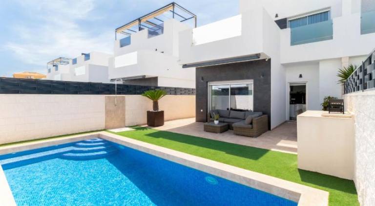 120 m&sup2; Villa