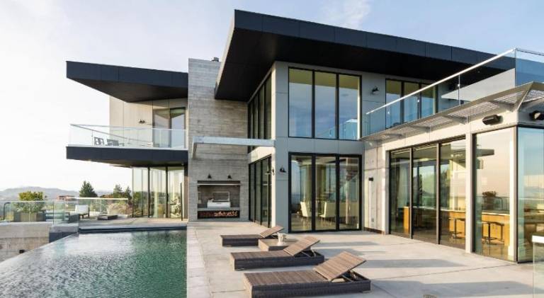 Villa with jacuzzi & pool in Sonoma, CA