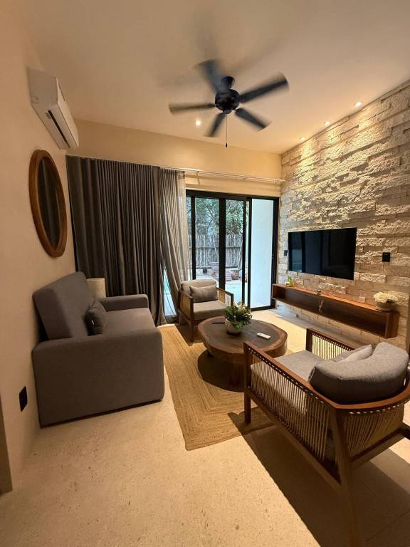 Apartment with patio, grill & private pool — photo 2