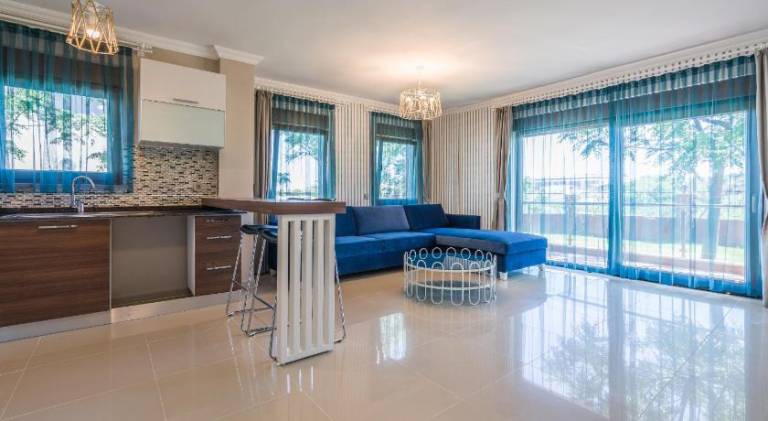 Serviced apartment with grill, pool & terrace — photo 5
