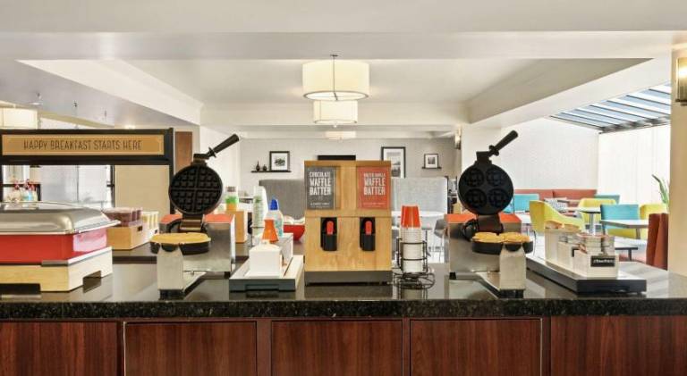 Hampton Inn Portland Airport — photo 4