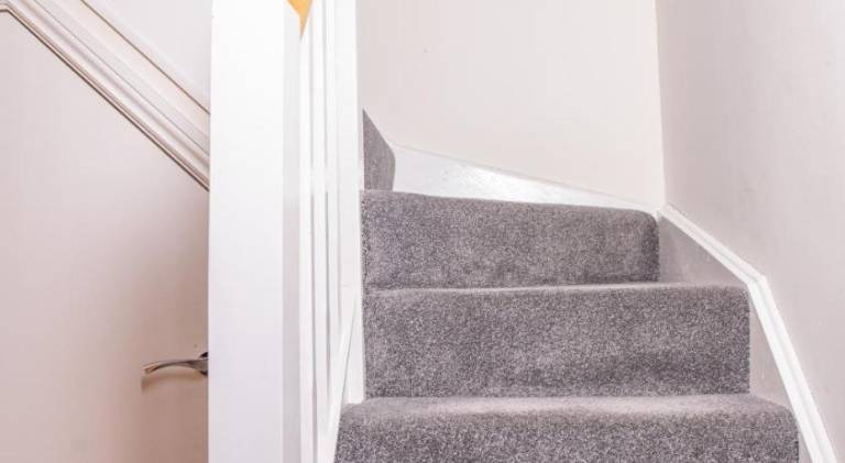 1 Bed House at Velvet Serviced Accommodation Swansea with Free Parking & WiFi - SA1 — photo 4