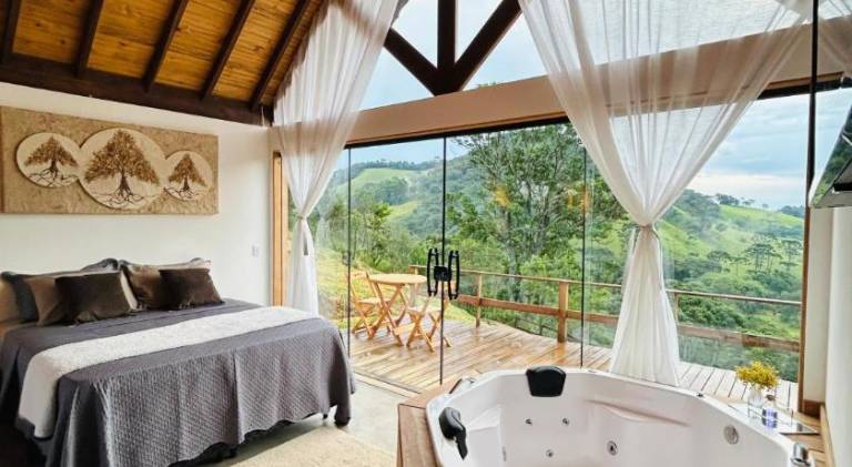 Lodge with garden, terrace & hot tub | Suitable for remote work — photo 2