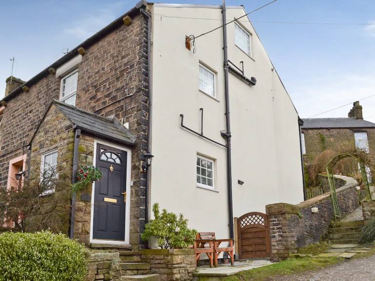 House  Hayfield