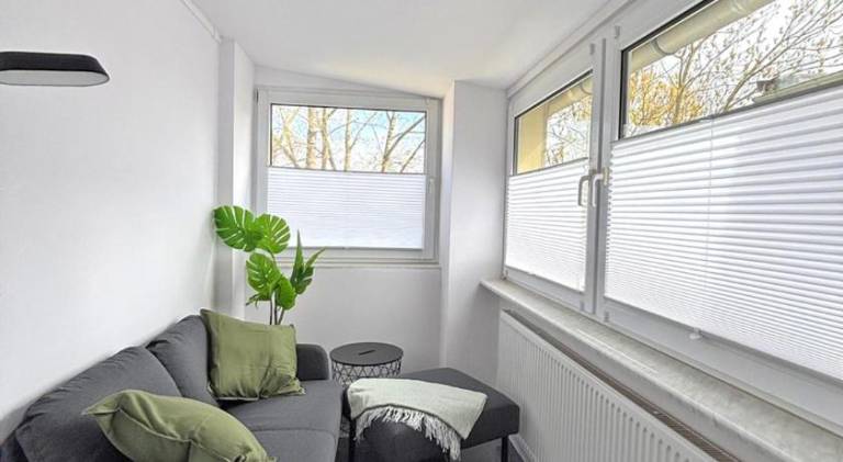 Apartment with patio — photo 3