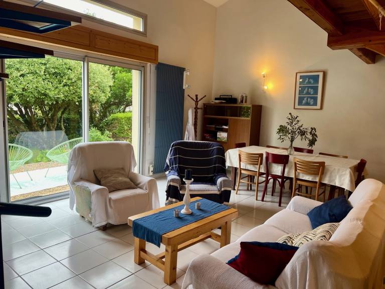Fully equipped house with garden & barbecue | Garden view | Pets allowed — photo 5