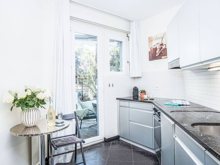 Fully equipped pleasant rental apartment with terrace | Lake view | Pets are welcome — photo 3