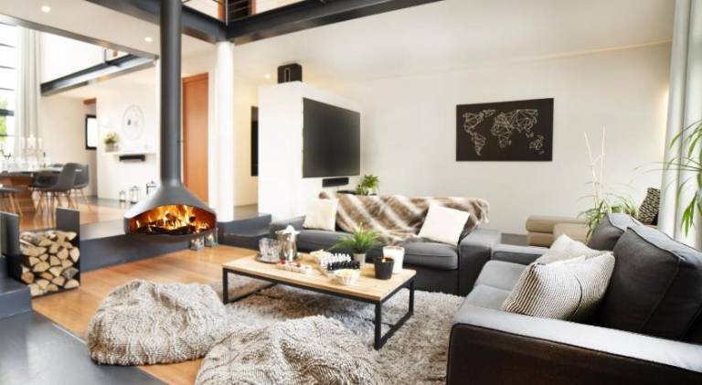 Spacious villa with hot tub & pool | Pet-friendly in Saint-Genis-Pouilly