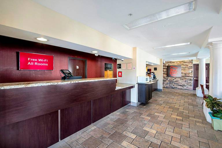 Red Roof Inn San Marcos — photo 4