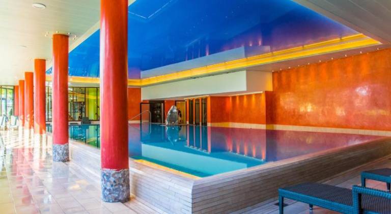 Holiday apartment with pool — photo 2