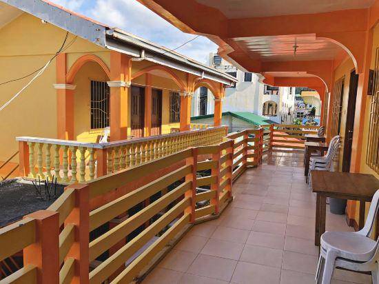 Queen of Isle Restaurant and Cottages — photo 3