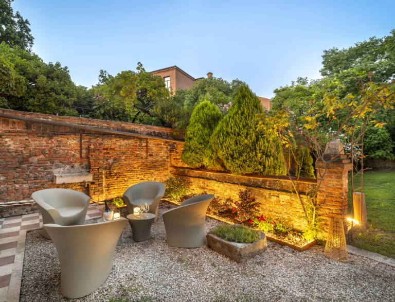 Fully equipped rental apartment with garden | Next to Santa Maria della Salute | Pet-friendly — photo 2