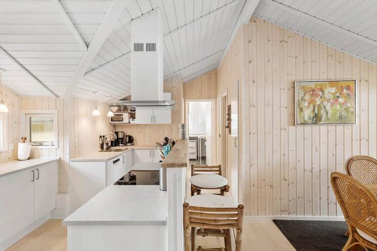 Family-friendly charming house with patio | Pet-friendly — photo 5