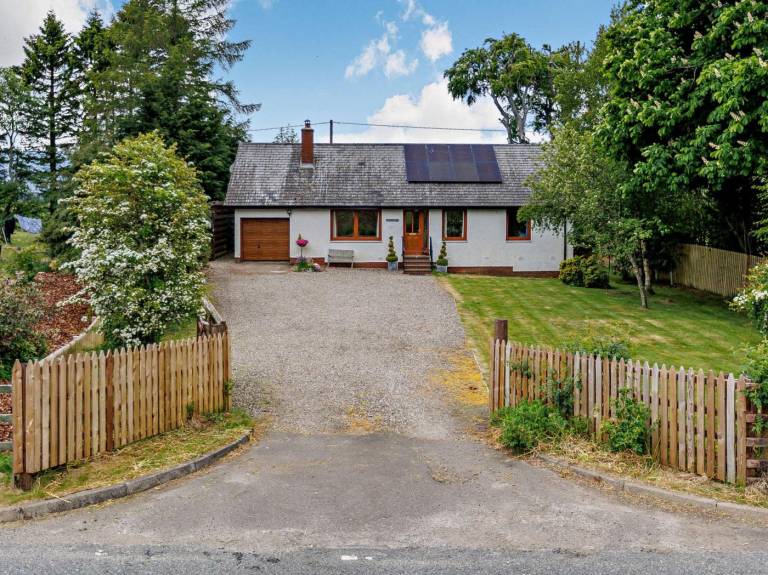 House with garden in Perth
