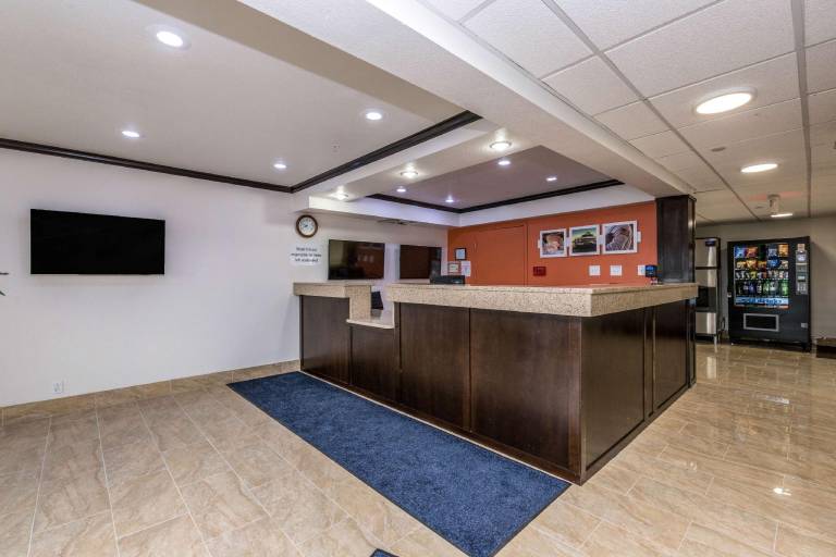 Motel 6 Peoria, IL — photo 5
